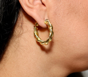 Thick Gold Twisted Ring Hoop, 18k gold plated, hoop earrings, chunky hoops, medium size hoops, 90s jewelry, cable twist hoops